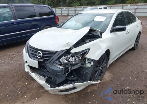 2018 Nissan Altima 2.5 Sr z USA, uszkodzony, nr VIN 1N4AL3AP3JC294525